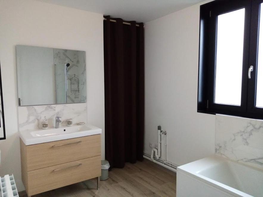Duplex Agreable Et Spacieux 3 Chb Dont 1 Communicante Vendeville Екстериор снимка