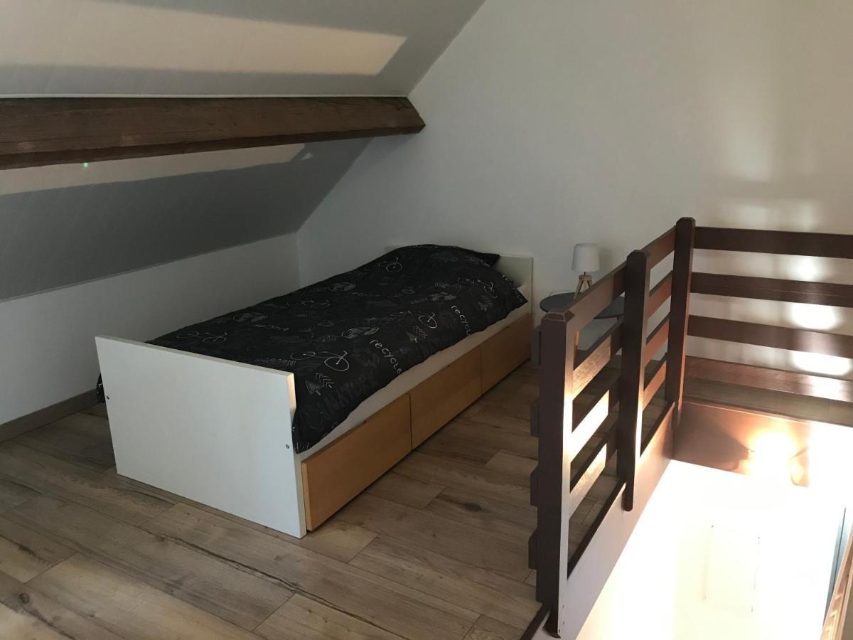 Duplex Agreable Et Spacieux 3 Chb Dont 1 Communicante Vendeville Екстериор снимка